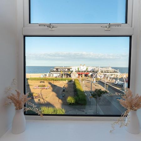 Sea Views Modern Two Bedroom Apartment Лоустофт Екстериор снимка