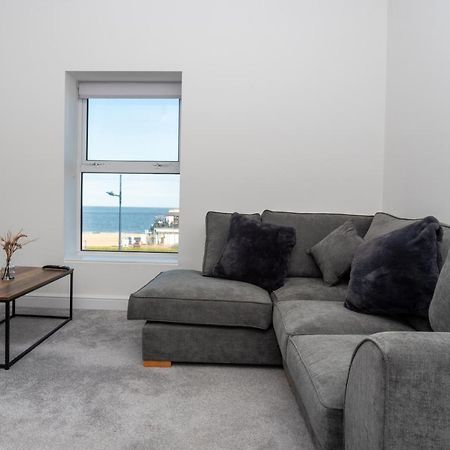 Sea Views Modern Two Bedroom Apartment Лоустофт Екстериор снимка