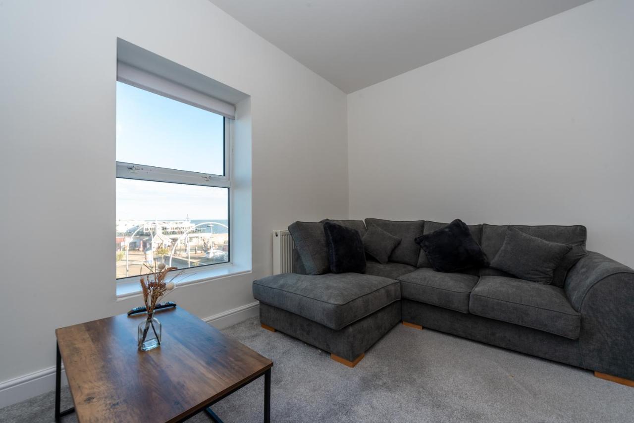 Sea Views Modern Two Bedroom Apartment Лоустофт Екстериор снимка