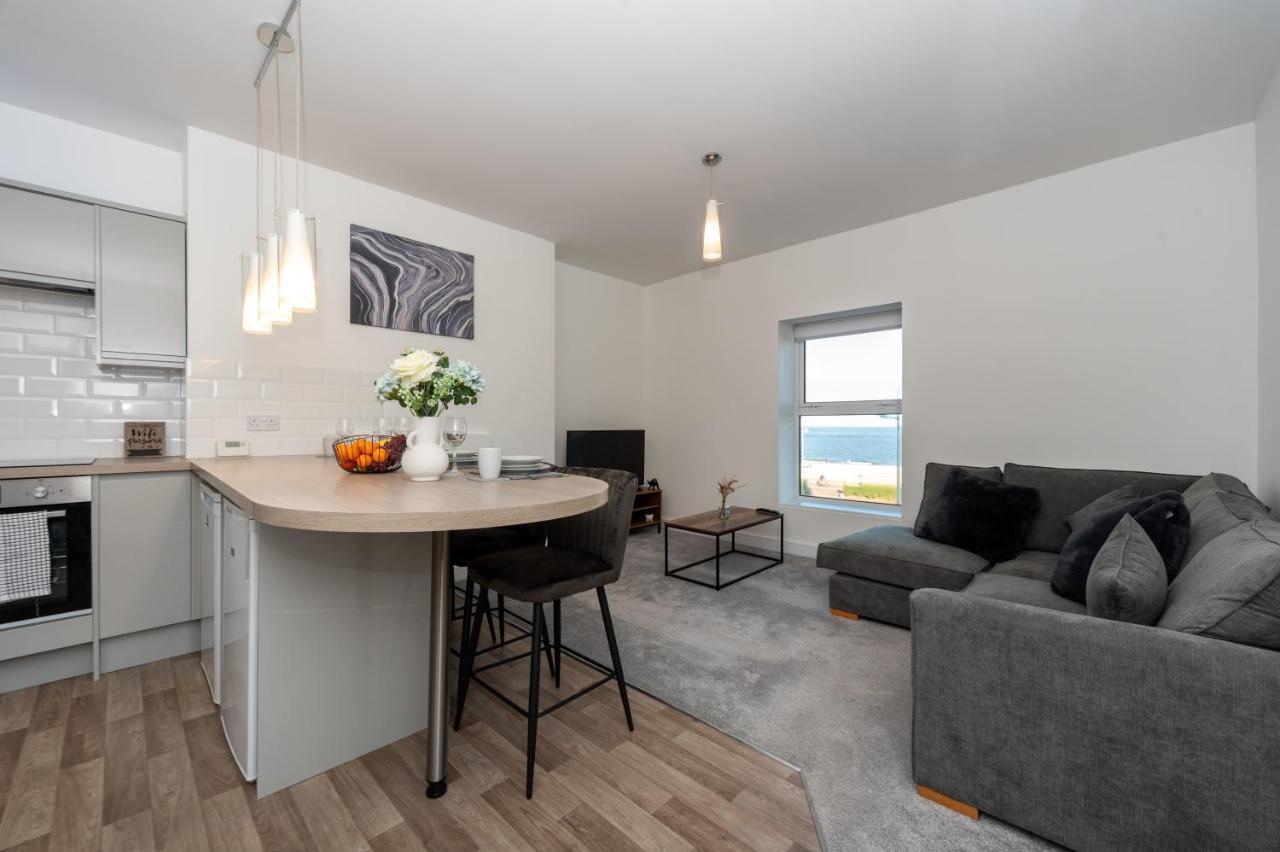 Sea Views Modern Two Bedroom Apartment Лоустофт Екстериор снимка