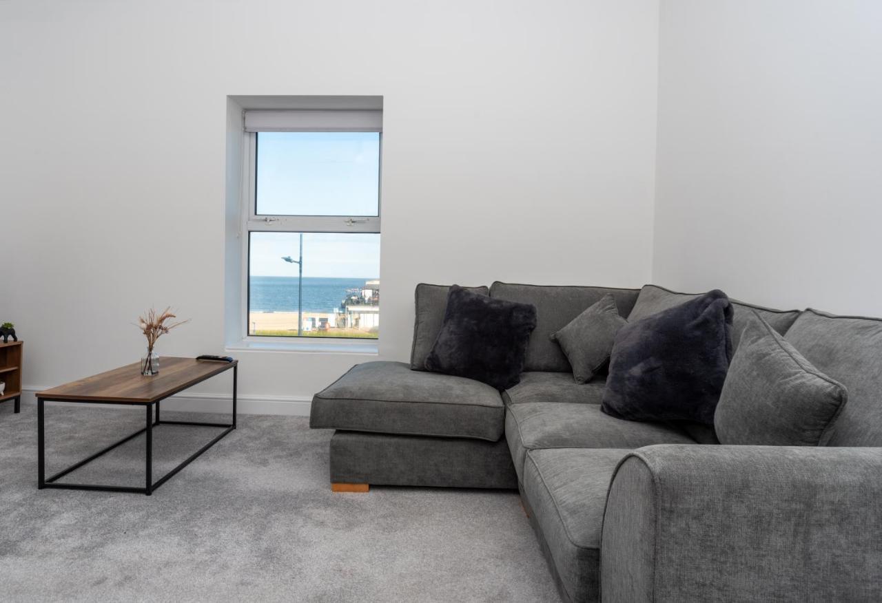 Sea Views Modern Two Bedroom Apartment Лоустофт Екстериор снимка