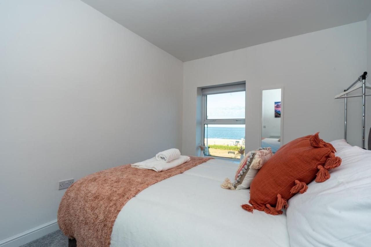 Sea Views Modern Two Bedroom Apartment Лоустофт Екстериор снимка